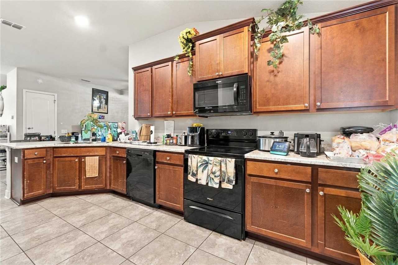 796 Meadow Pointe Dr - Photo 5 of 22