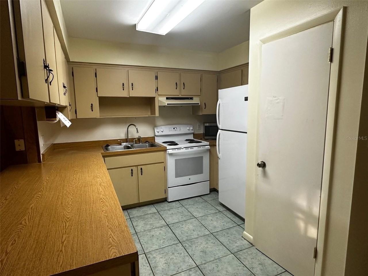 26 Kristin Ln - Photo 3 of 10