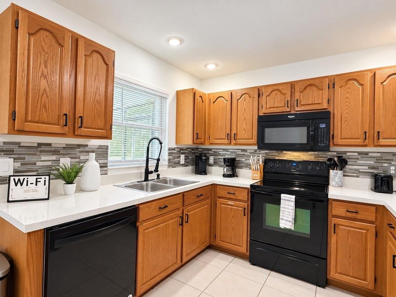 644 Allison Ave - Photo 6 of 29