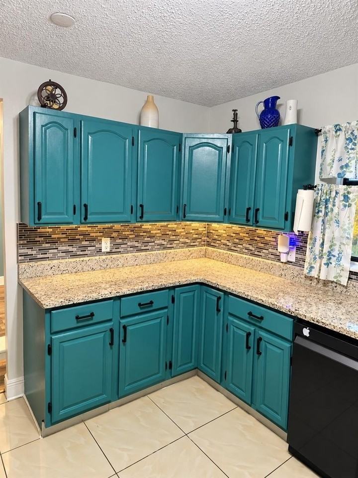 1371 Tartan Ave - Photo 2 of 10
