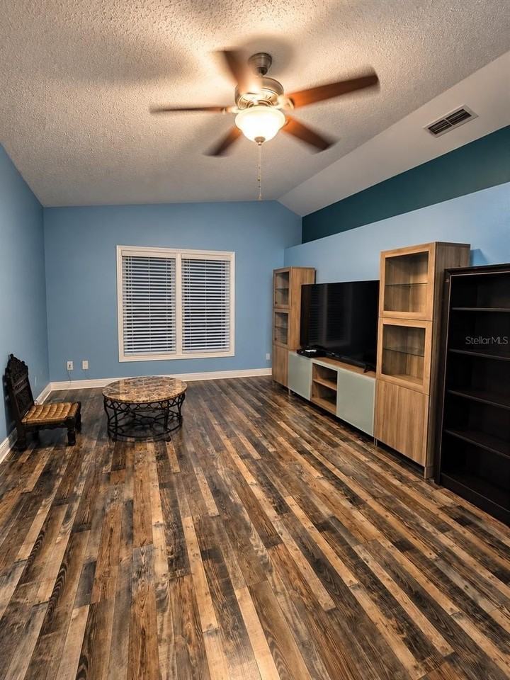 1371 Tartan Ave - Photo 3 of 10