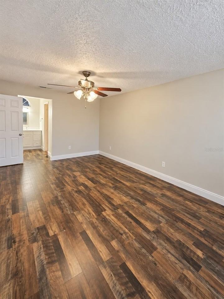 1371 Tartan Ave - Photo 6 of 10