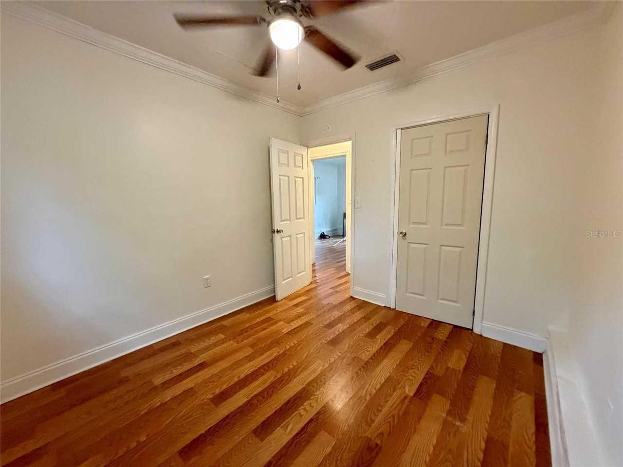 322 1/2 S Maple Ave - Photo 5 of 10