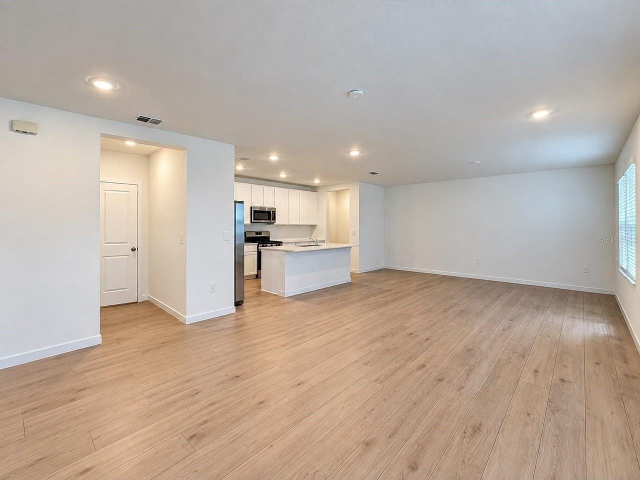 4463 Elliotts Astor Blvd - Photo 5 of 20