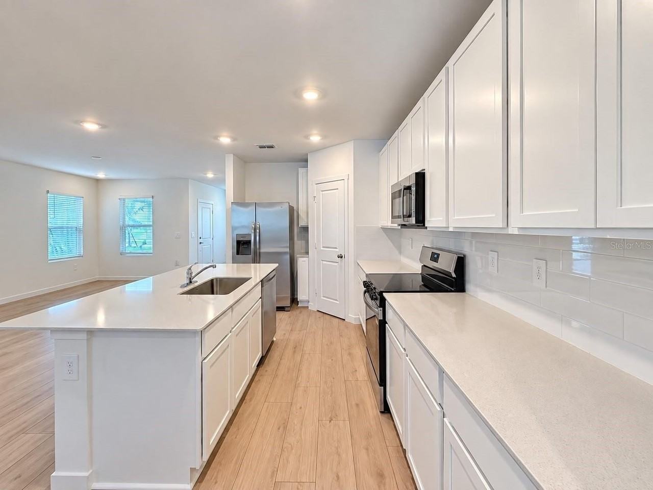 4463 Elliotts Astor Blvd - Photo 7 of 20