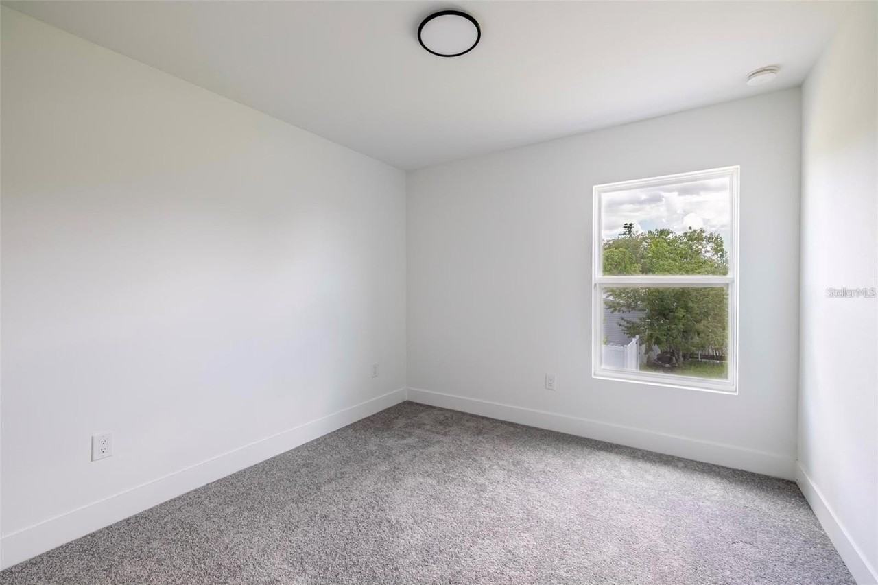 2049 Barroso St - Photo 4 of 11