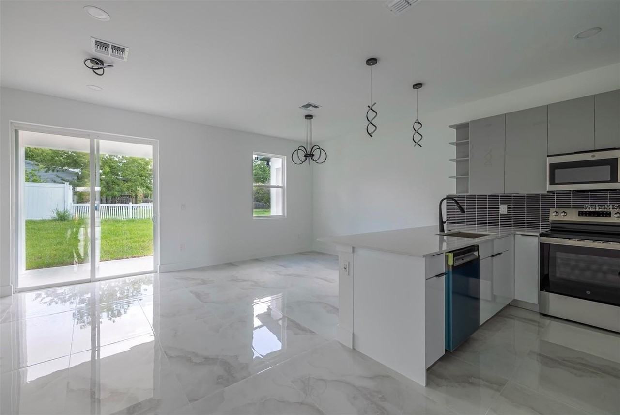 2049 Barroso St - Photo 6 of 11