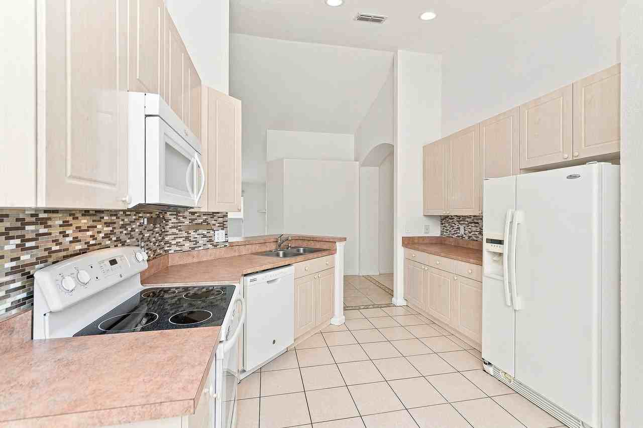 2821 Maguire Dr #1 - Photo 7 of 21