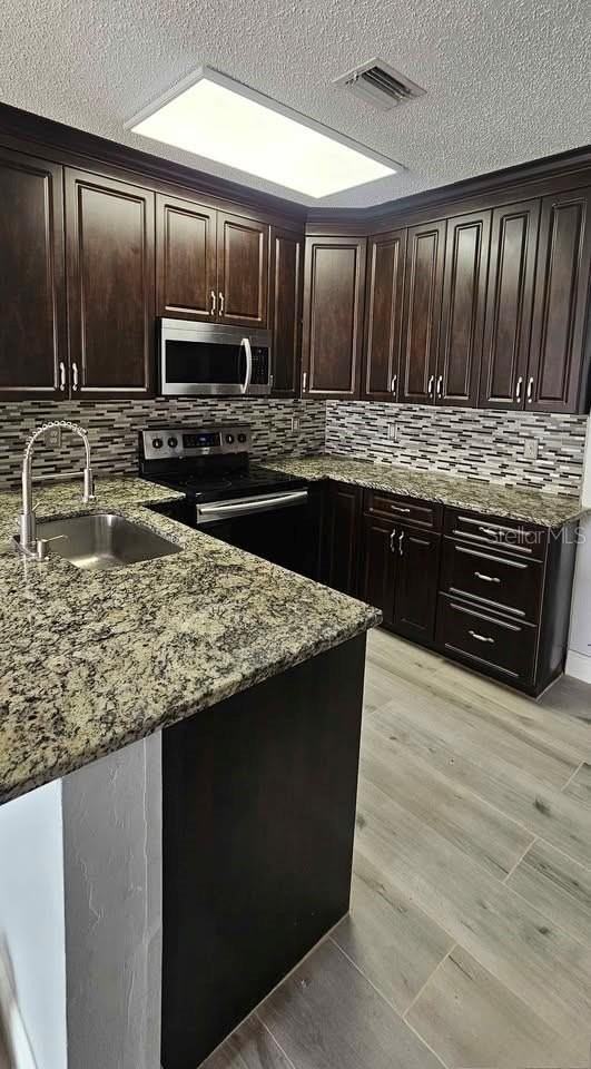 30132 Barnaby Ln - Photo 3 of 9