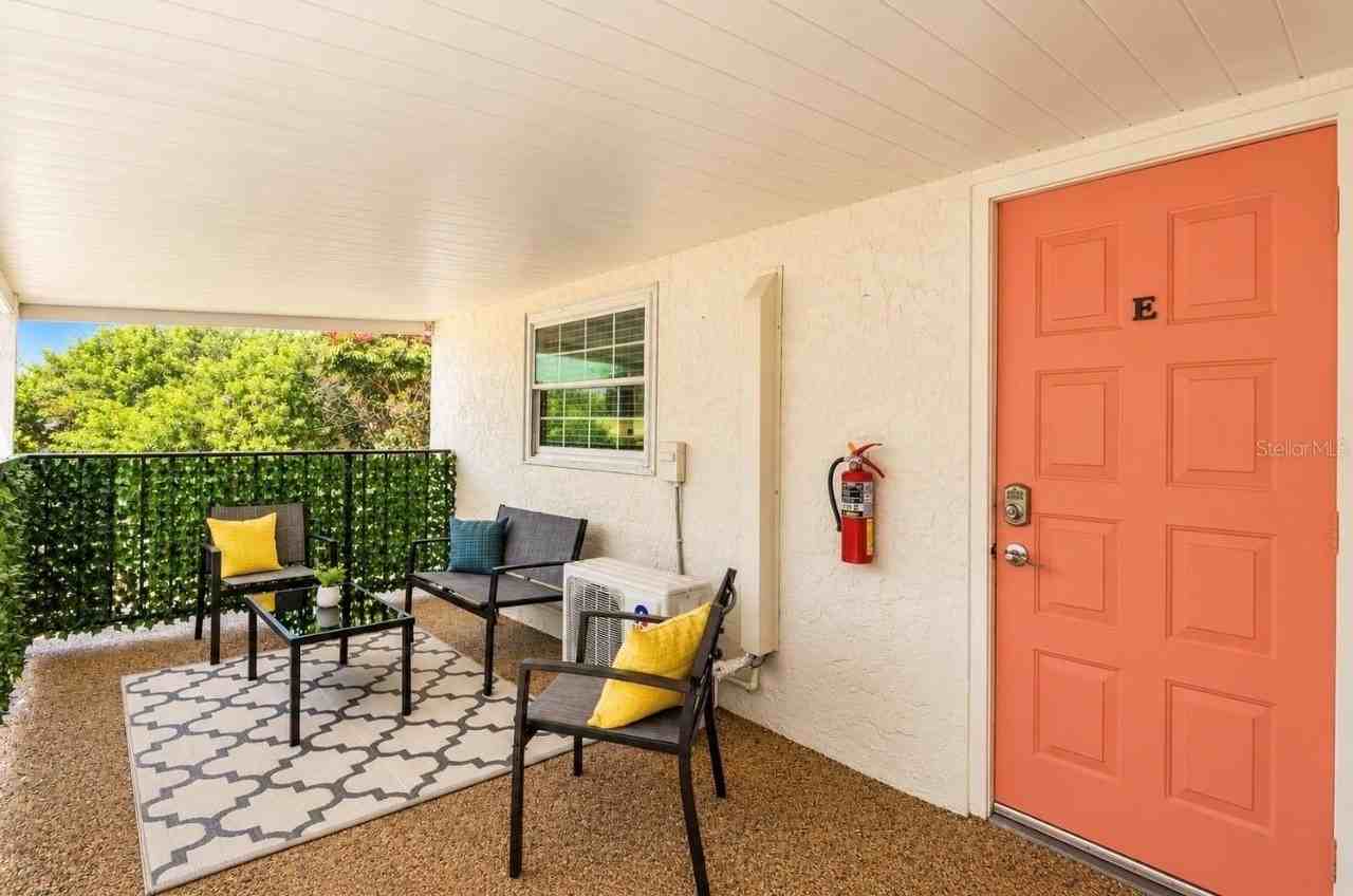 5620 29th Ave S #E - Photo 3 of 32