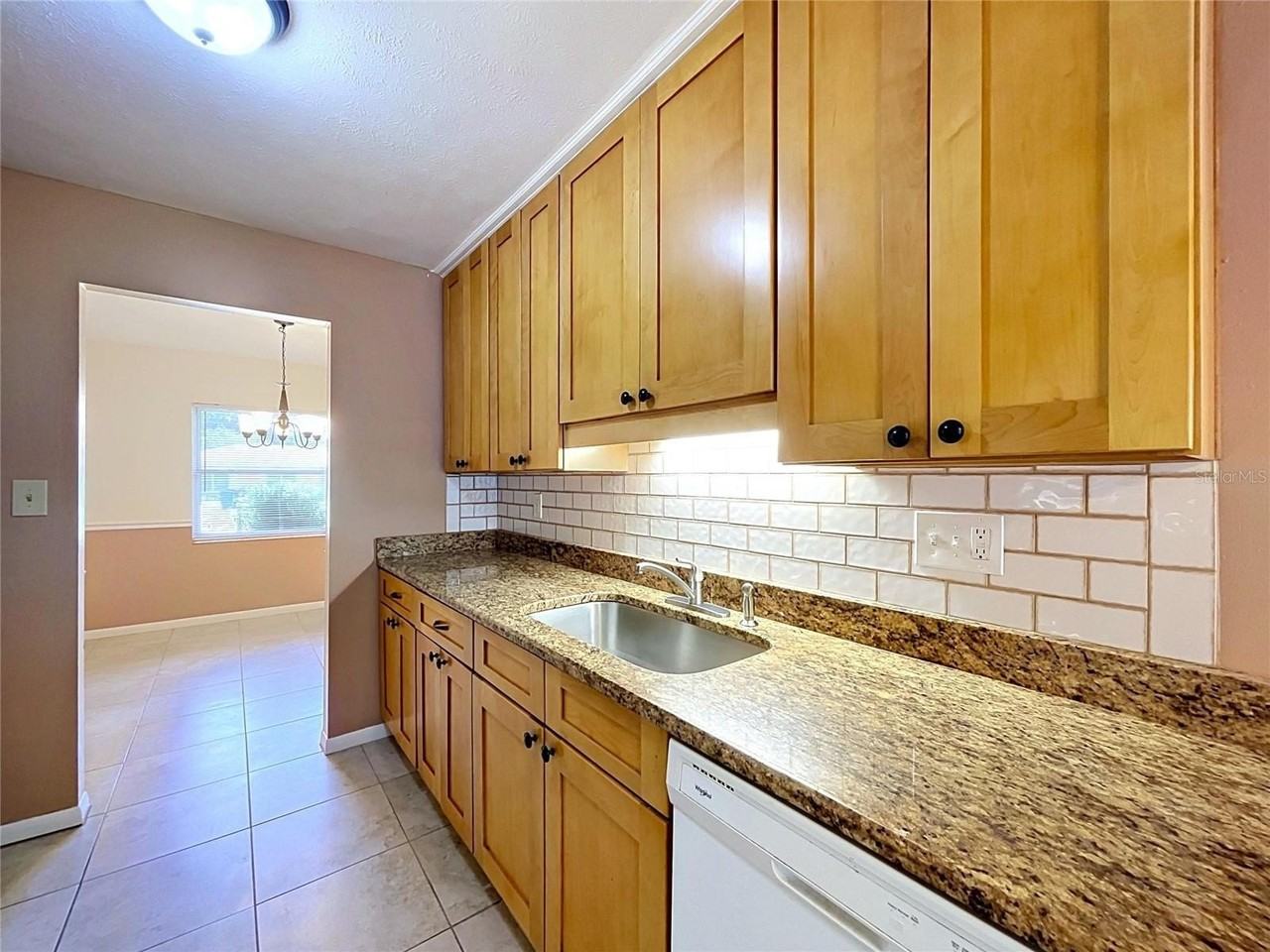 903 Tangelo Pl - Photo 5 of 37