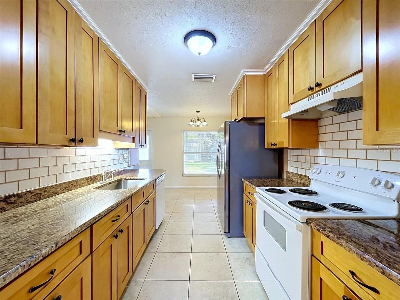 903 Tangelo Pl - Photo 7 of 37