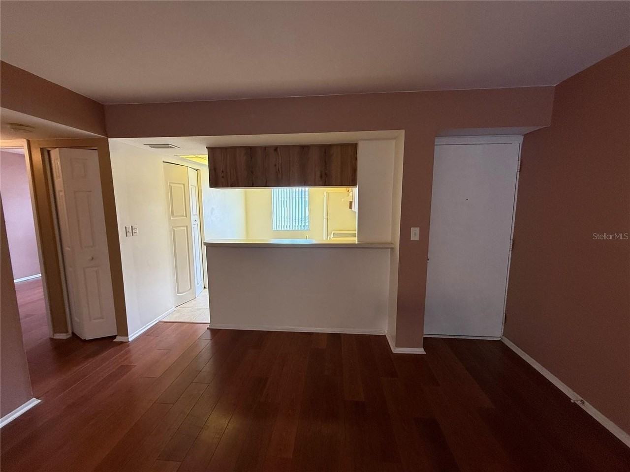 208 Cypress Ct #208 - Photo 3 of 25