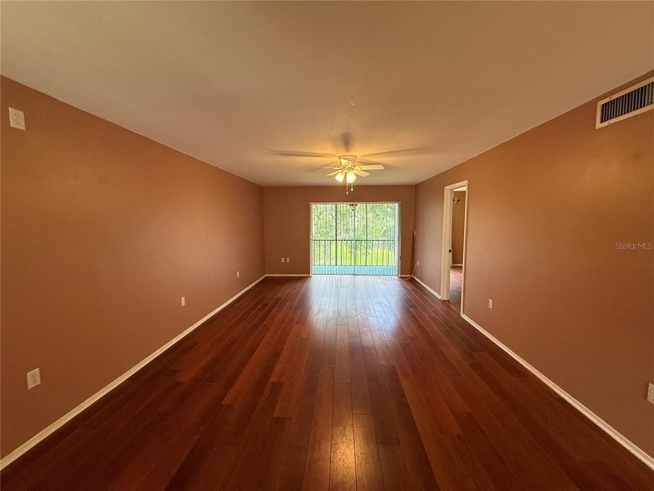 208 Cypress Ct #208 - Photo 4 of 25