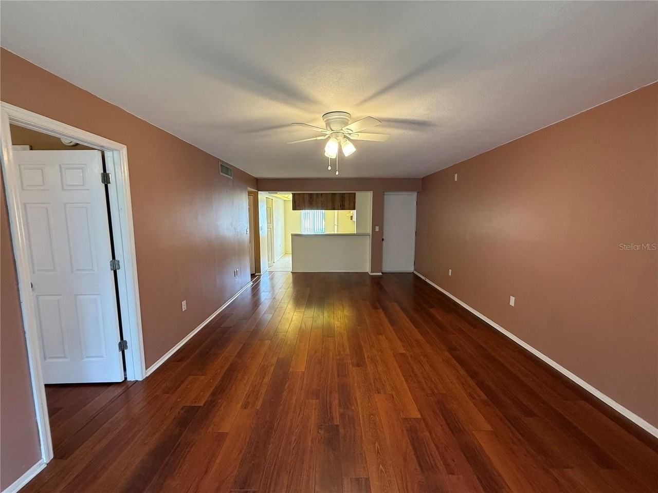 208 Cypress Ct #208 - Photo 5 of 25