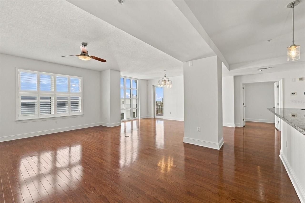 1227 E Madison St #903 - Photo 5 of 50