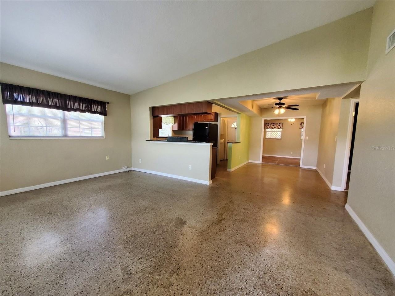 10931 N Edison Ave - Photo 4 of 23