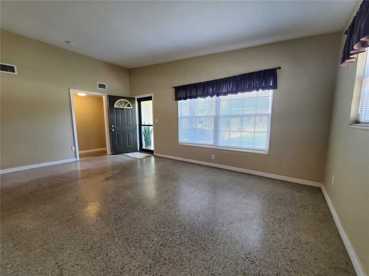 10931 N Edison Ave - Photo 5 of 23