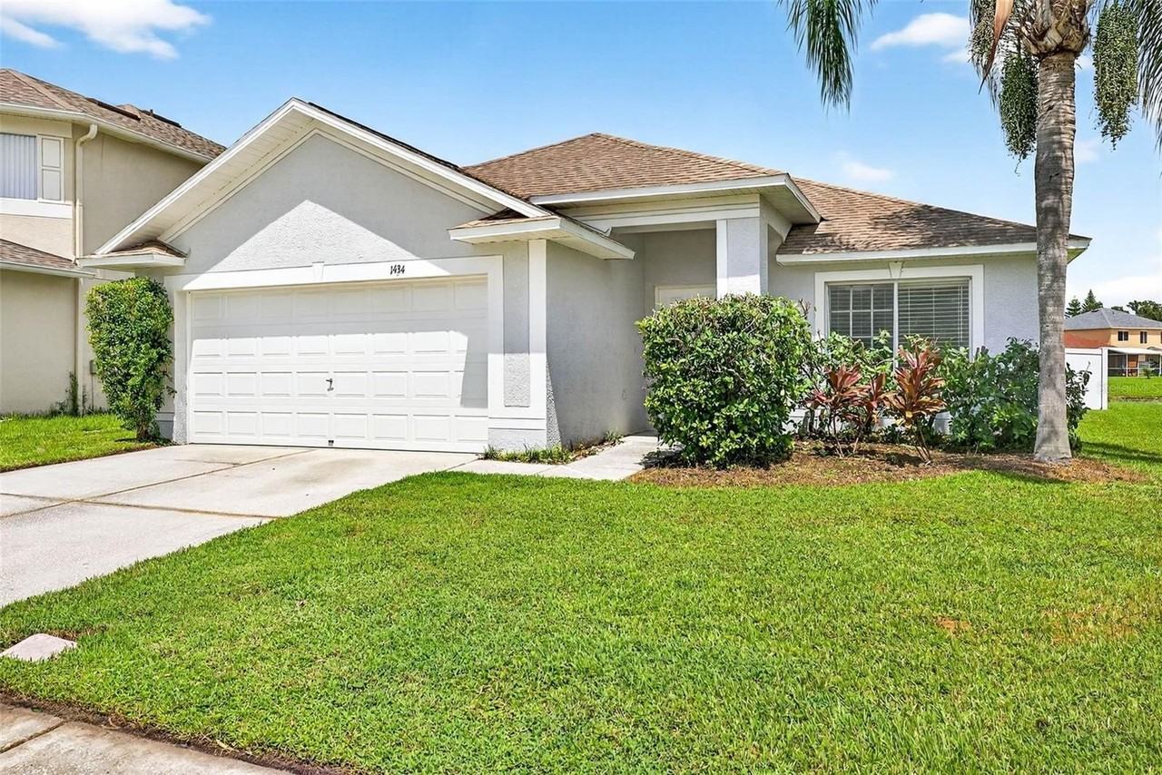 1434 Ocean Reef Rd - Photo 3 of 50
