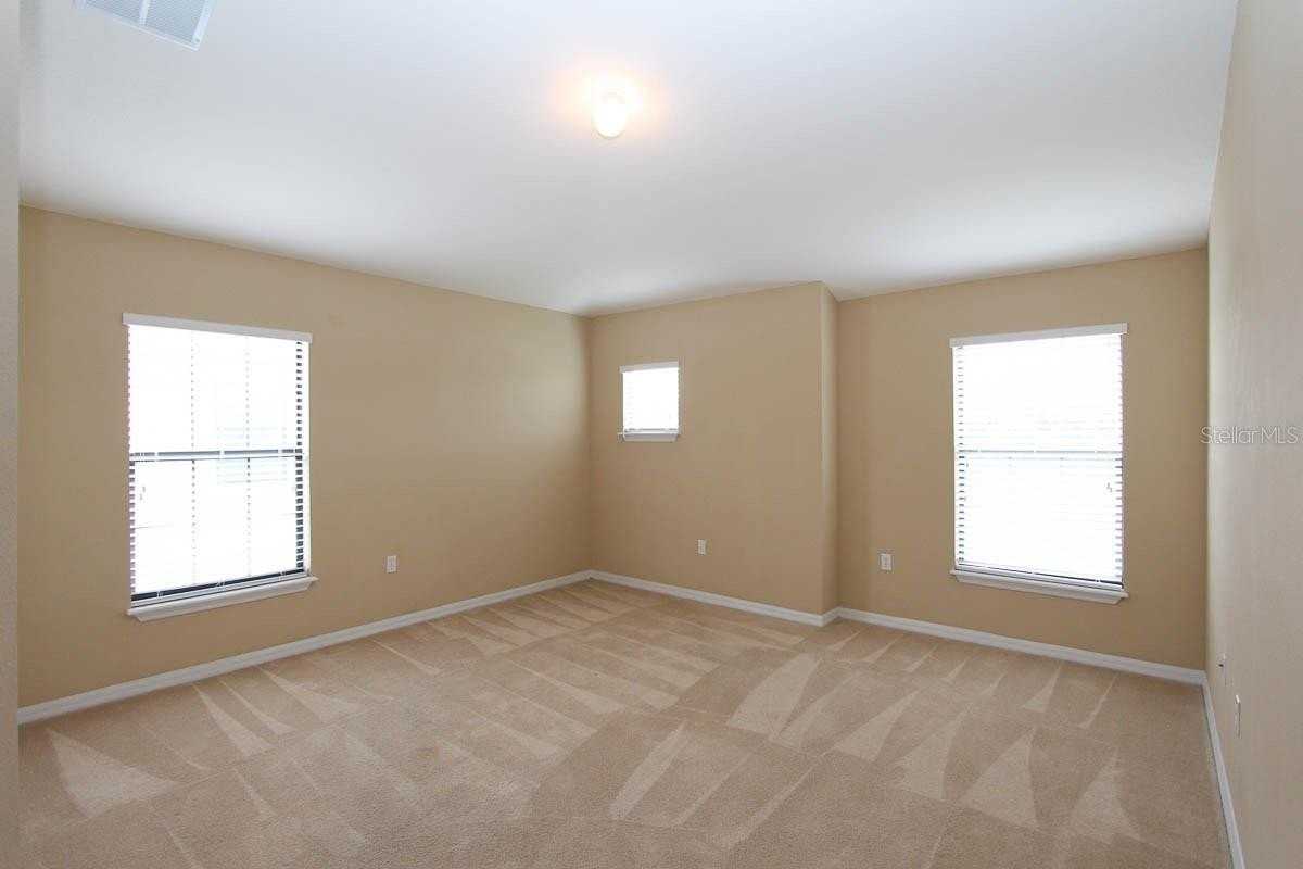 16515 Kingletridge Ave - Photo 5 of 15