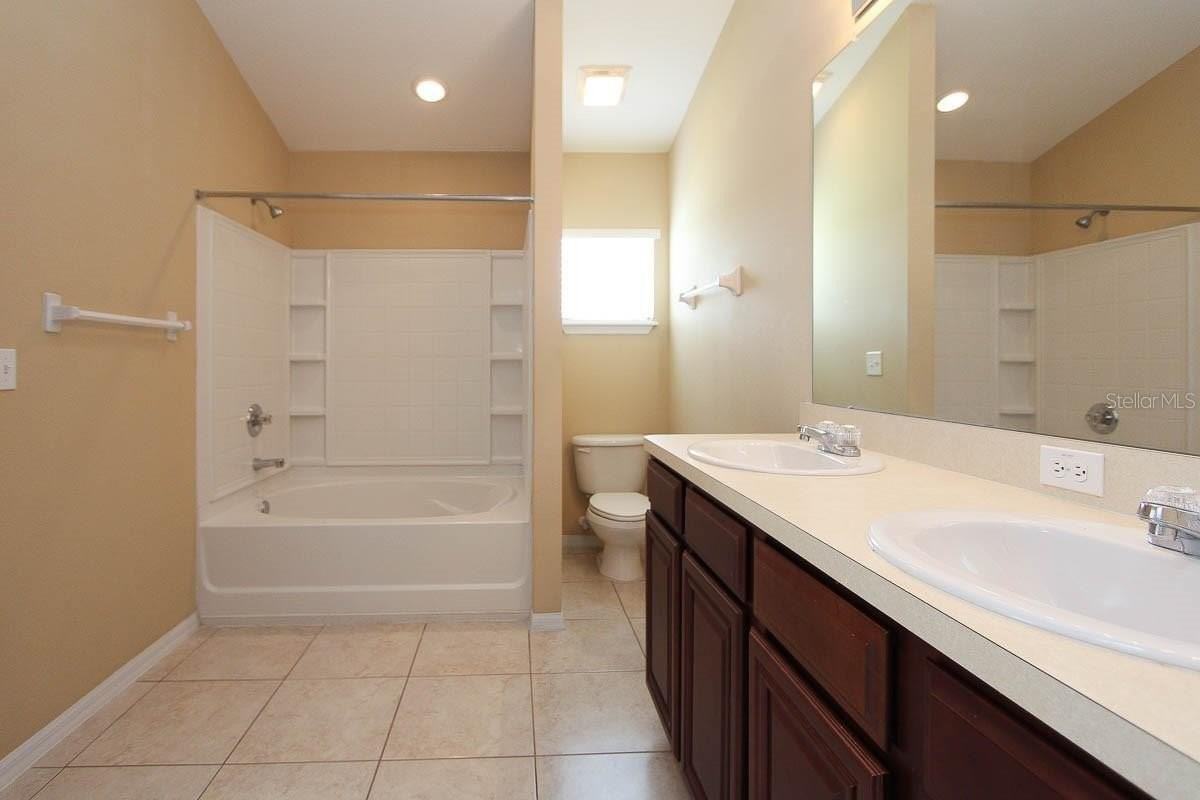16515 Kingletridge Ave - Photo 7 of 15