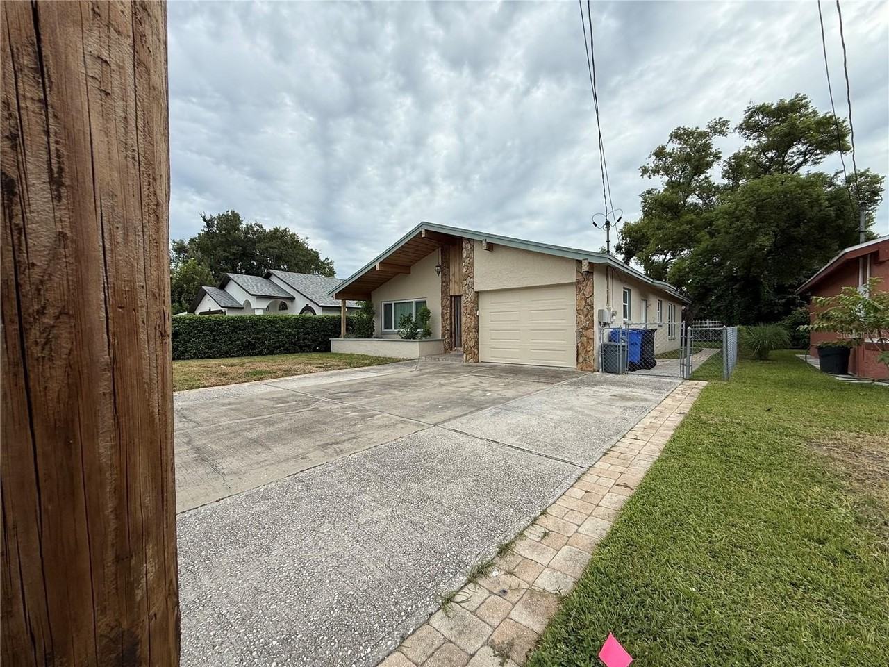 7523 Blossom Ave - Photo 2 of 36