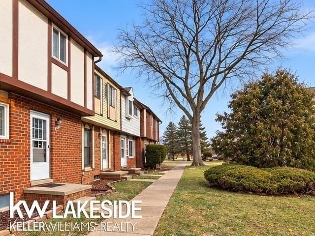 8439 Hickory Dr - Photo 2 of 19