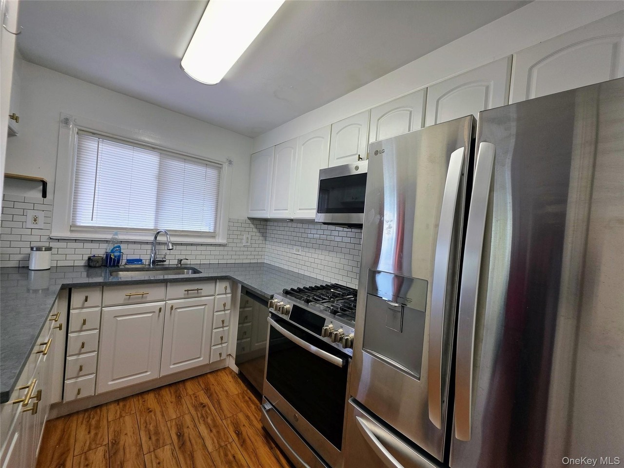 537 E Chester St - Photo 5 of 16