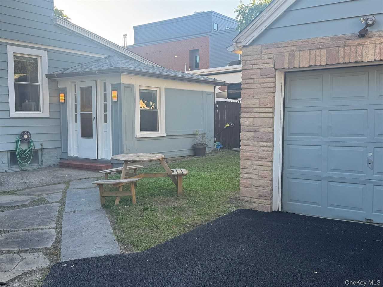 5 N Elm St #B - Photo 3 of 7