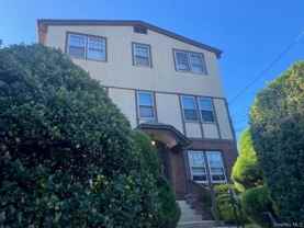 17 Roslyn Dr #1 - Photo 1 of 1
