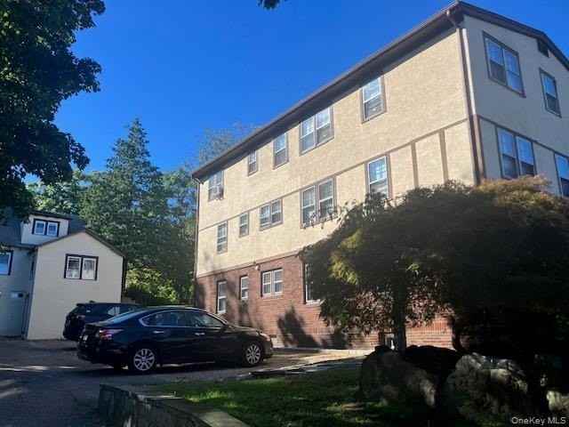 17 Roslyn Dr #1 - Photo 6 of 6