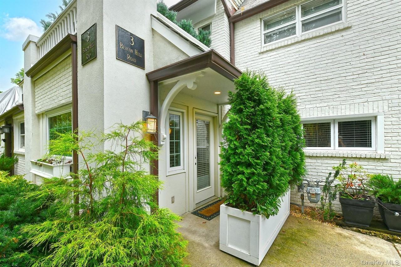3 Beacon Hill Rd - Photo 3 of 44