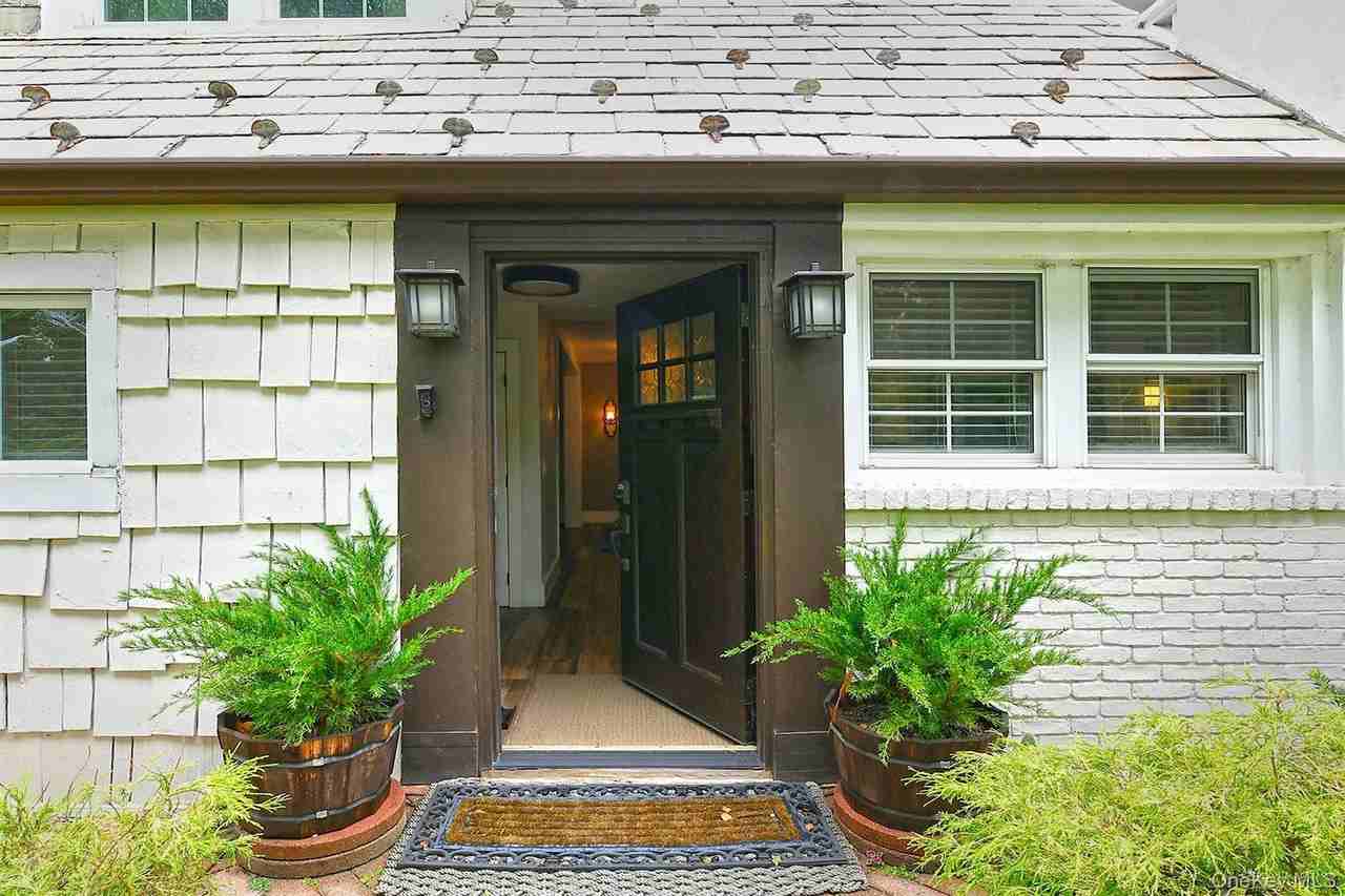3 Beacon Hill Rd - Photo 4 of 44