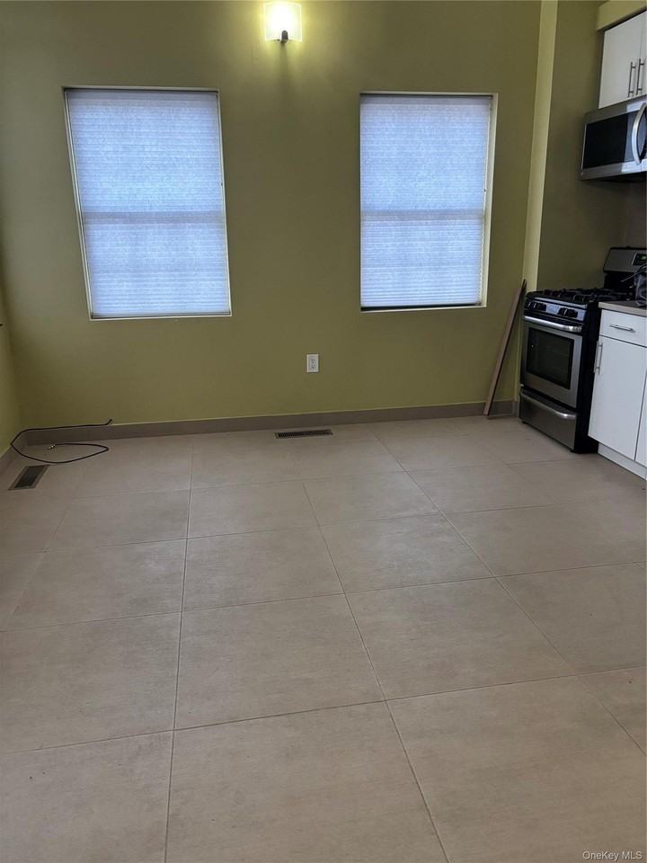 106 Ditmarts Boulevard - Photo 3 of 9