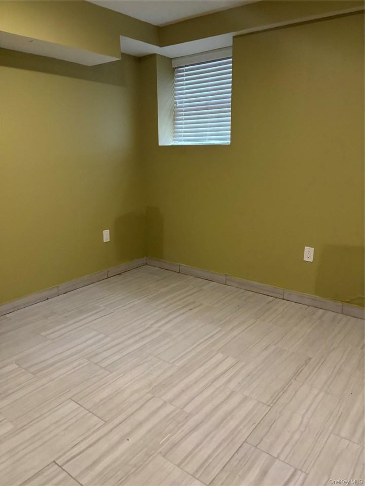106 Ditmarts Boulevard - Photo 5 of 9