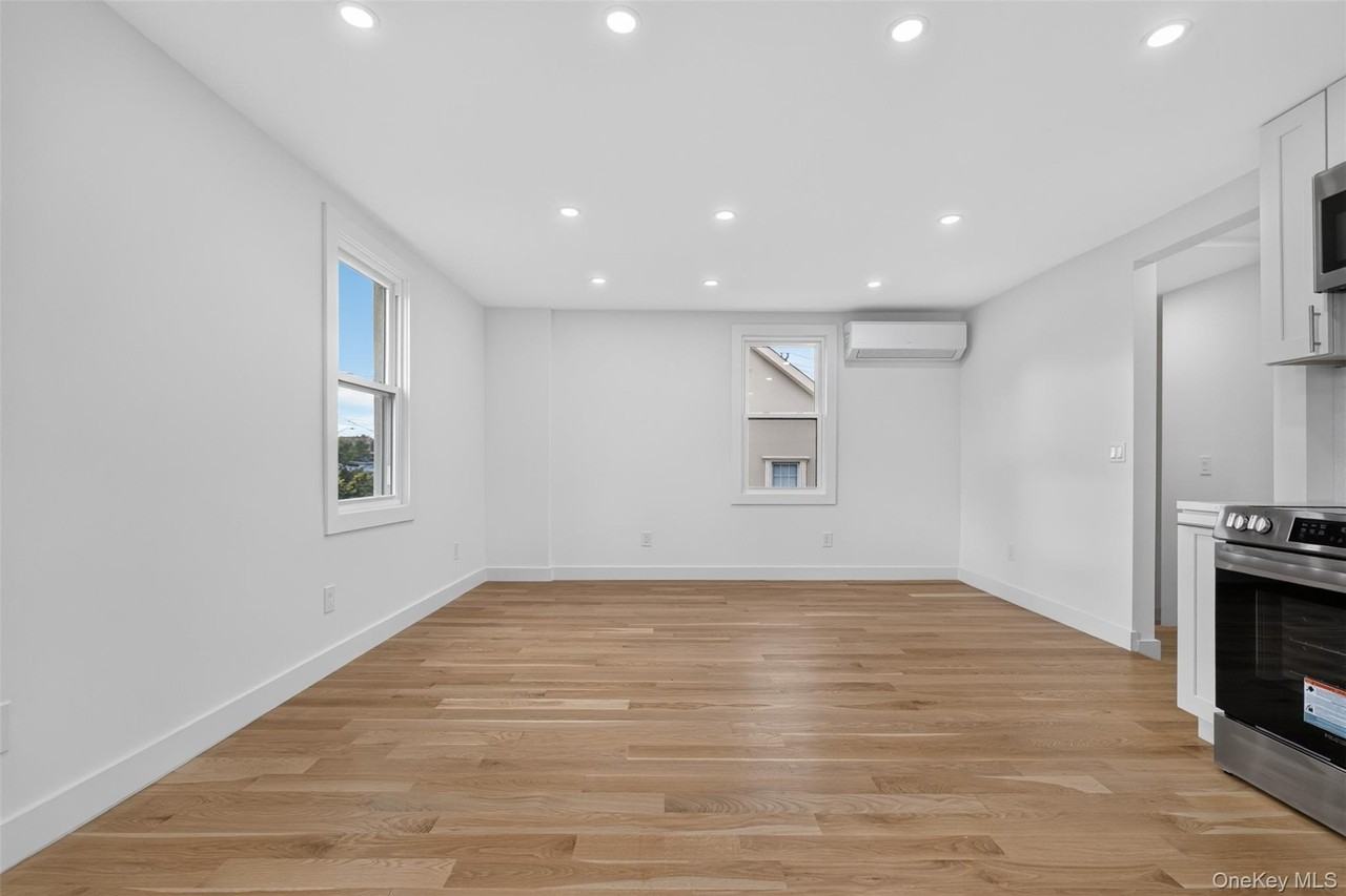 310 150th St #2ndFL - Photo 5 of 14