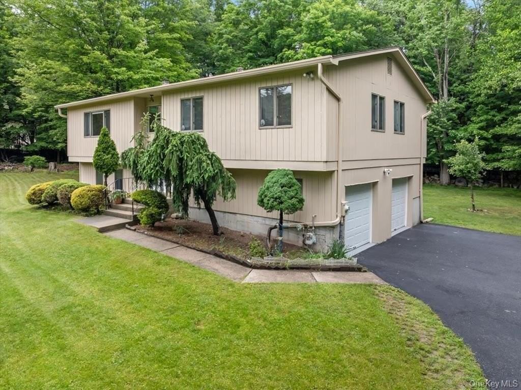 60 Smith Hill Rd - Photo 2 of 27