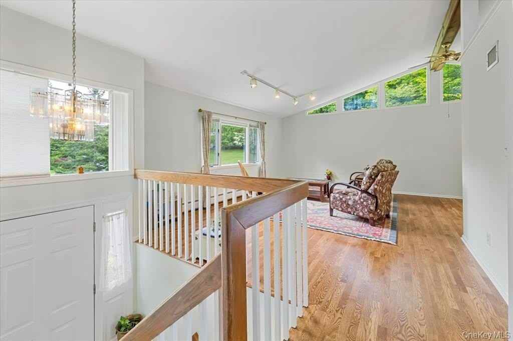 60 Smith Hill Rd - Photo 3 of 27