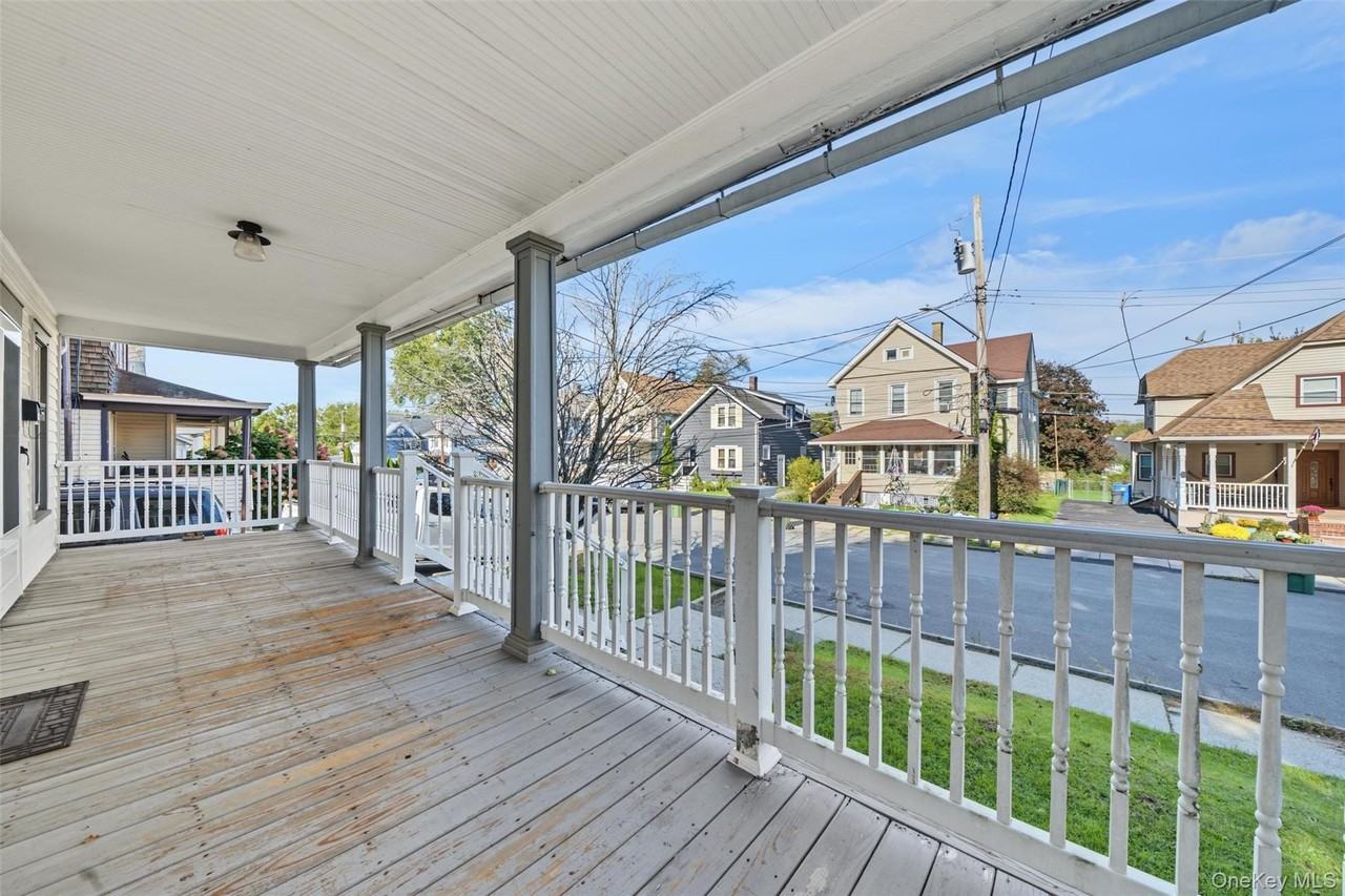 18 Chestnut St #LEFT - Photo 5 of 23