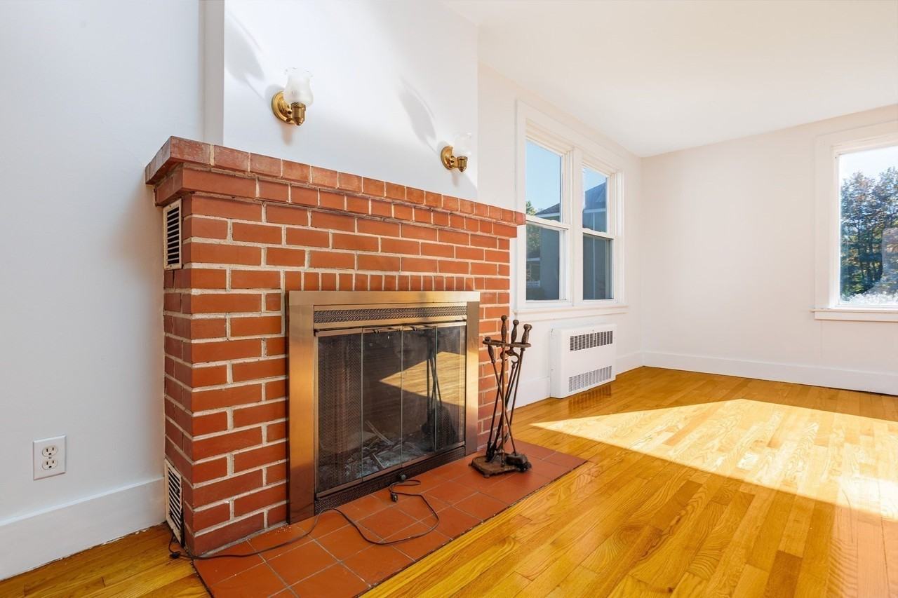 299 Prospect St - Photo 6 of 25