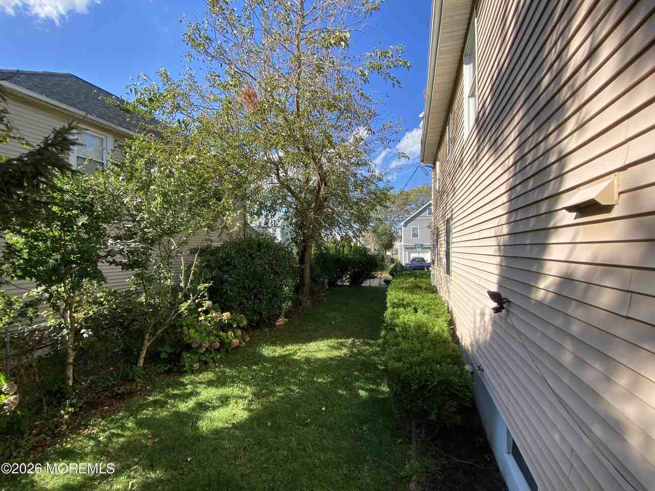 316 Hillside Ave - Photo 6 of 28