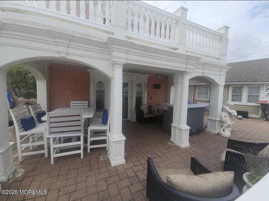 247 Boardwalk - Photo 4 of 15