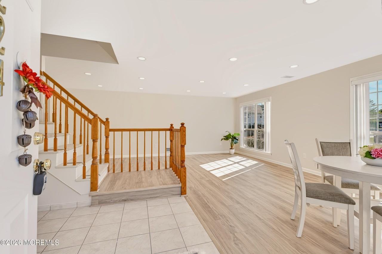 224 Franklin Pl - Photo 7 of 48
