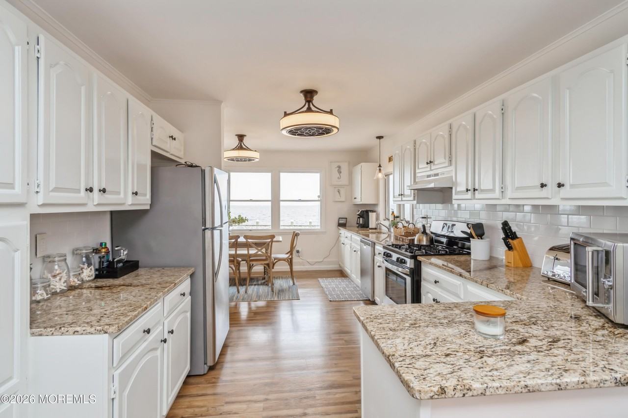 78 Sheridan St - Photo 6 of 19