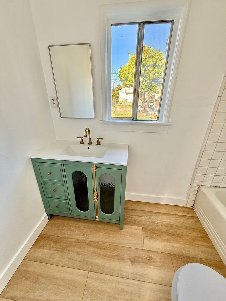 266 W Sepulveda St #1 - Photo 4 of 10