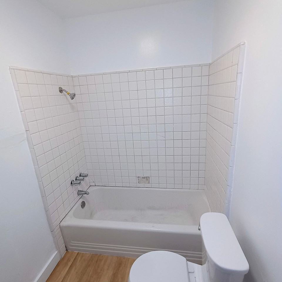 266 W Sepulveda St #1 - Photo 6 of 10