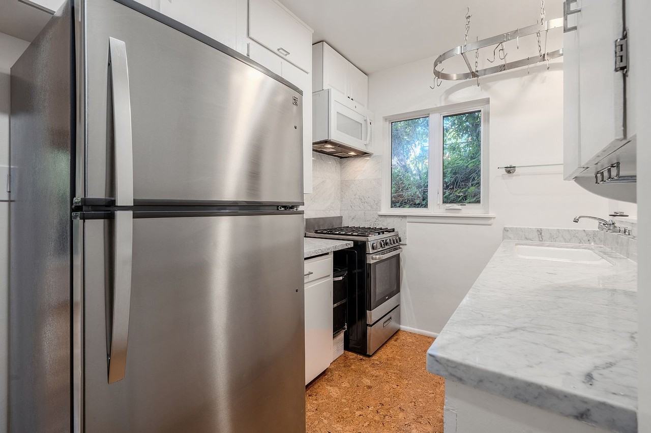 416 Mesa Rd #1 - Photo 4 of 10