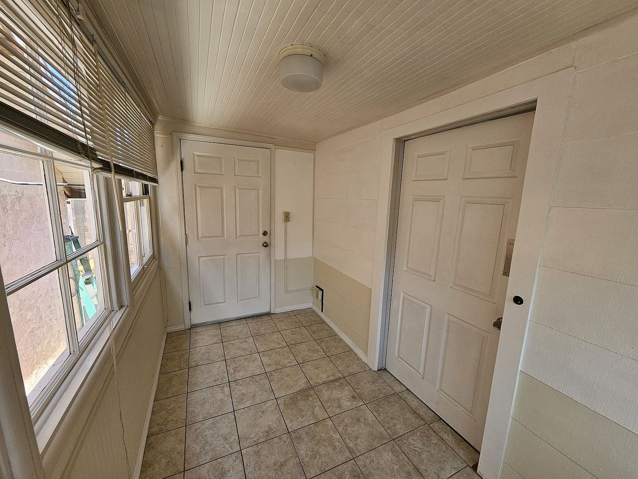 657 W Oliver St #1 - Photo 7 of 10