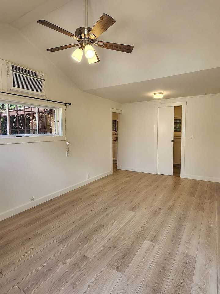 720 N Genesee Ave #1 - Photo 5 of 5