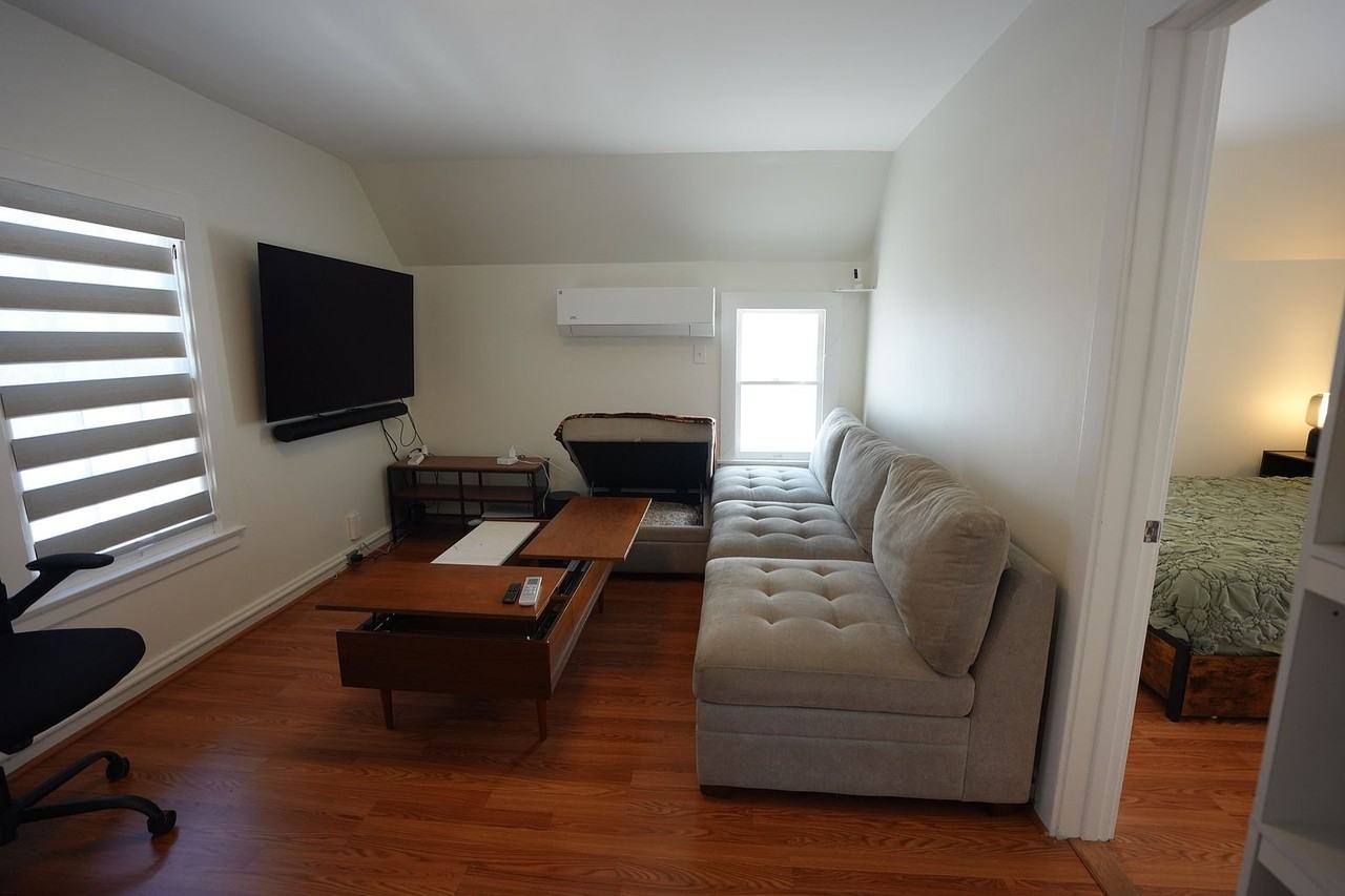 800 S Citrus Ave #1 - Photo 4 of 10